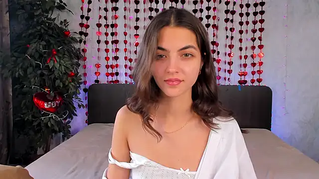 Snapshot of Milana_Crystal_ chatting on February 20, 2025, 11:20 am Milana Crystal online show from February 20, 2025, 11:20 am