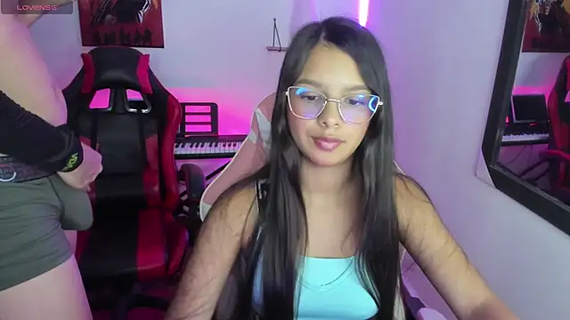 jessi and boy online show from March 7, 2026, 7:11 pm