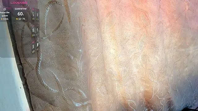 Kylie2211 online show from December 13, 2025, 8:04 pm