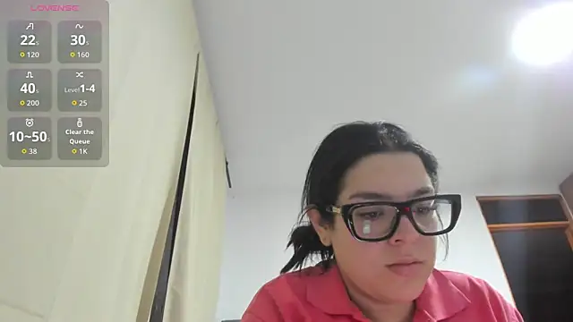 Kylie2211 online show from June 9, 2026, 2:01 am