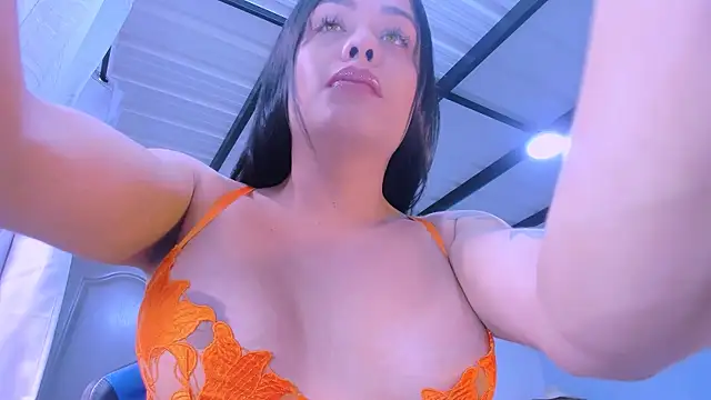 LatinVenuz online show from October 28, 2025, 5:59 pm