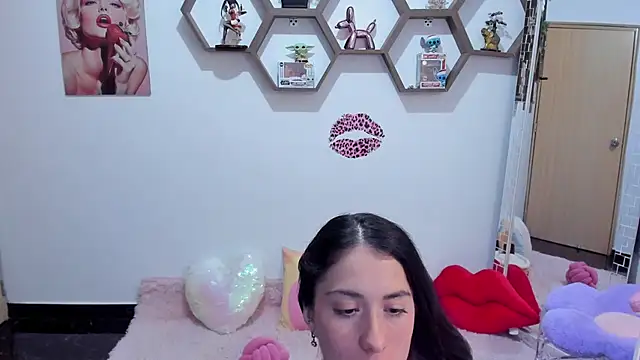 SharonSander online show from May 15, 2026, 10:50 pm
