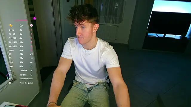 ChristianLevine  online show from October 23, 2025, 4:39 pm