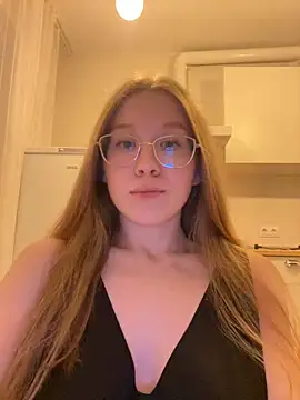 Eva Weyne online show from October 28, 2025, 8:22 pm