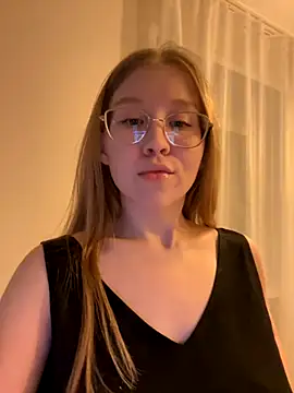 Eva Weyne online show from October 29, 2025, 6:42 pm