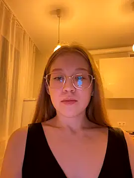 Eva Weyne online show from November 15, 2025, 8:27 pm