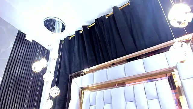 SarayRoyse online show from September 27, 2025, 7:30 pm