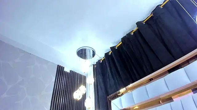 SarayRoyse online show from December 4, 2025, 7:22 pm