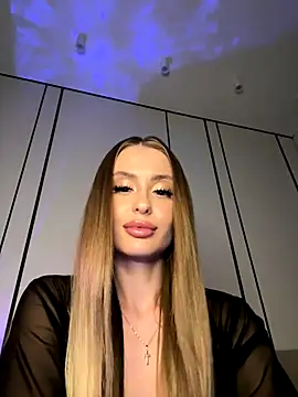 Snapshot of Sweet__Milly chatting on October 26, 2025, 3:40 pm Sweet Milly online show from October 26, 2025, 3:40 pm