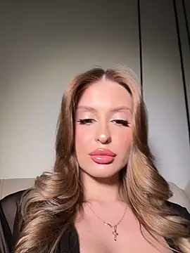 Snapshot of Sweet__Milly chatting on February 9, 2026, 3:16 pm Sweet Milly online show from February 9, 2026, 3:16 pm