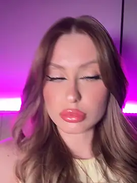 Snapshot of Sweet__Milly chatting on March 2, 2026, 6:59 pm Sweet Milly online show from March 2, 2026, 6:59 pm