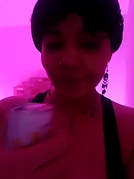 Evelynn online show from January 5, 2025, 4:58 am