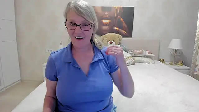 irinamaux online show from February 16, 2025, 2:54 pm