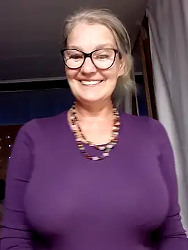 irinamaux online show from September 14, 2025, 6:12 am