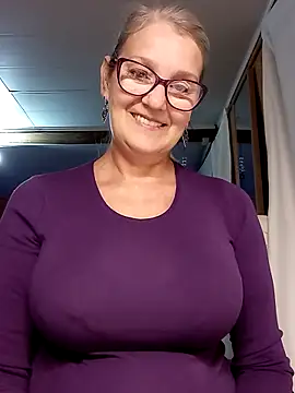 irinamaux online show from October 12, 2025, 5:28 am