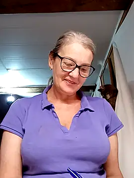 irinamaux online show from October 28, 2025, 5:44 am