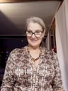 irinamaux online show from November 7, 2025, 6:57 am