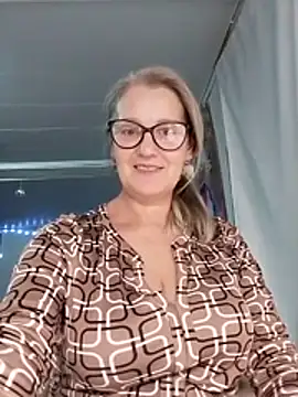 irinamaux online show from November 22, 2025, 9:58 pm