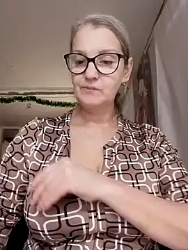 irinamaux online show from November 30, 2025, 10:52 am