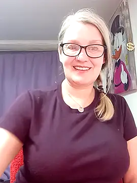 irinamaux online show from March 1, 2026, 6:32 pm