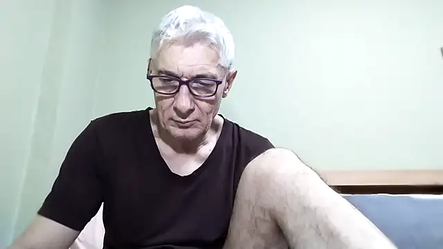 BIGUNCUTHARDCOCK online show from October 13, 2025, 2:22 am