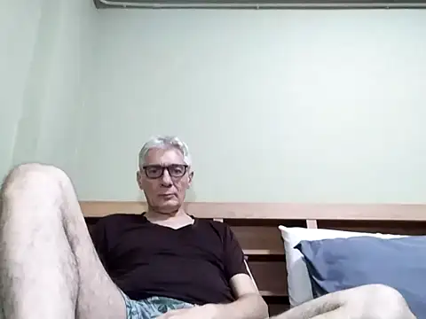 BIGUNCUTHARDCOCK online show from October 15, 2025, 2:28 pm