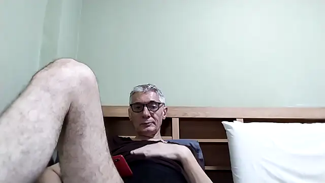 BIGUNCUTHARDCOCK online show from December 3, 2025, 12:36 pm