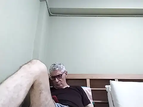 BIGUNCUTHARDCOCK online show from December 20, 2025, 2:24 pm