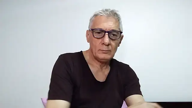 BIGUNCUTHARDCOCK online show from April 18, 2026, 1:31 am