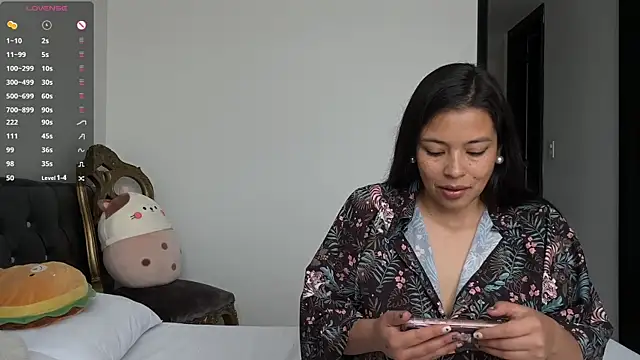 2SummerLove1 online show from March 4, 2025, 7:32 pm