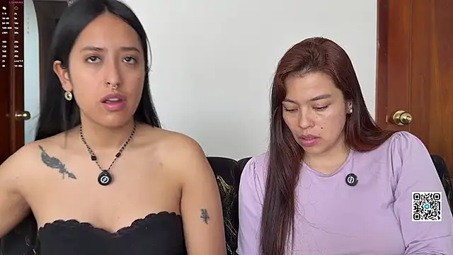 Snapshot of 2SummerLove1 chatting on May 24, 2026, 2:55 pm 2SummerLove1 online show from May 24, 2026, 2:55 pm