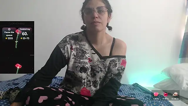 Snapshot of Anne_purple chatting on January 23, 2025, 4:26 pm Anne purple online show from January 23, 2025, 4:26 pm