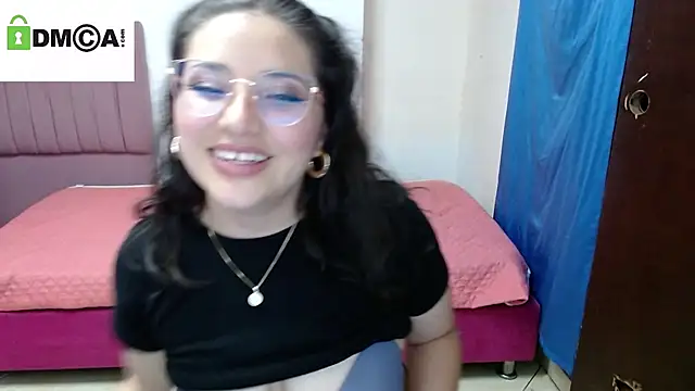 Snapshot of phoenixxxx777 chatting on April 5, 2026, 12:19 am phoenixxxx777 online show from April 5, 2026, 12:19 am