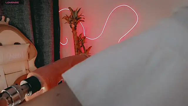 Queen Deepthroat online show from February 21, 2026, 11:39 pm