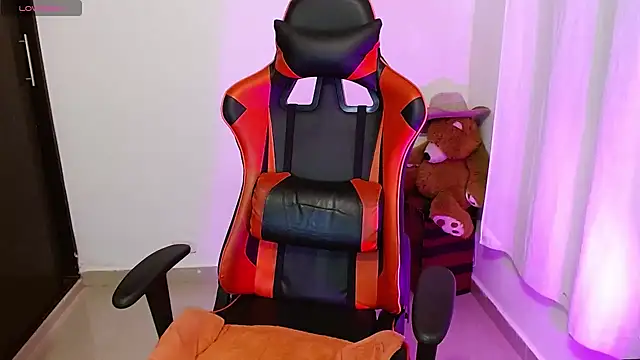 daarklover online show from January 6, 2025, 10:13 am