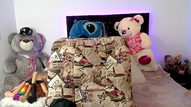 Lorenahot 06 online show from November 24, 2025, 7:46 pm