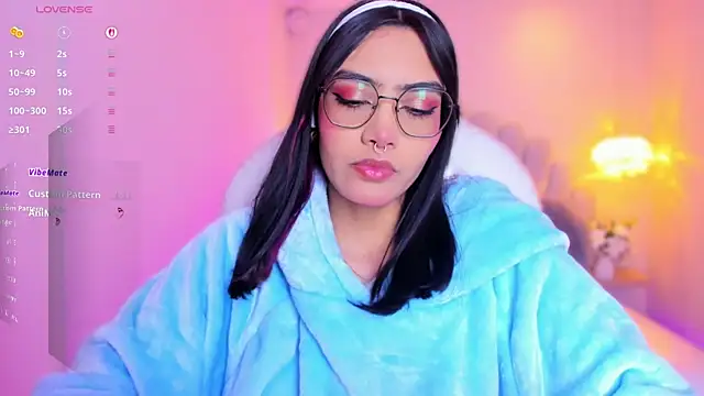 AzuraKindong online show from April 20, 2026, 7:26 pm