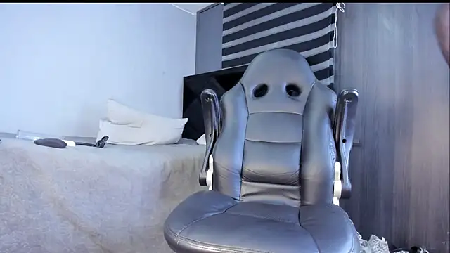 Dancelwashington online show from April 18, 2026, 4:33 pm