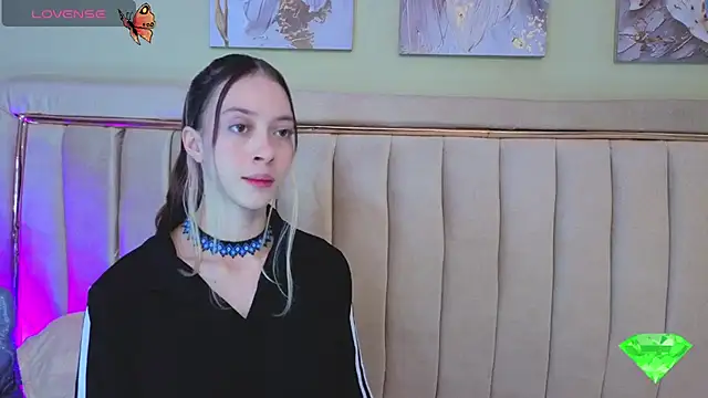 sophiia grey 1 online show from February 25, 2026, 9:46 pm