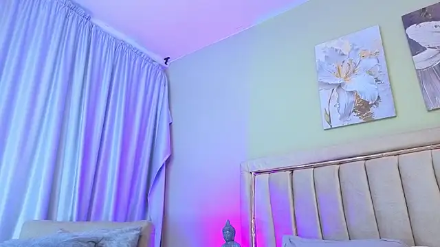 Snapshot of sophiia_grey_1 chatting on March 26, 2026, 9:09 pm sophiia grey 1 online show from March 26, 2026, 9:09 pm