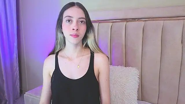 Snapshot of sophiia_grey_1 chatting on May 18, 2026, 11:10 pm sophiia grey 1 online show from May 18, 2026, 11:10 pm