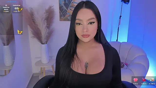 sarawinstone online show from September 24, 2025, 9:07 pm