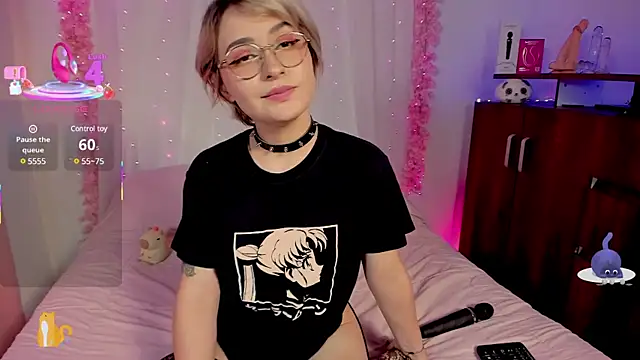 Snapshot of Ahri_howl_sweet chatting on March 12, 2025, 9:56 pm Ahri howl sweet online show from March 12, 2025, 9:56 pm