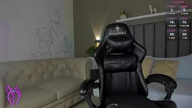 atenea jones online show from April 18, 2026, 12:31 pm