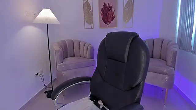 Aida adams online show from October 19, 2025, 7:36 pm