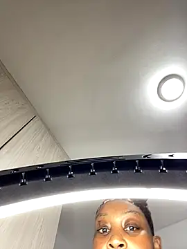 Snapshot of MsWhiteChocolatte chatting on November 16, 2025, 9:37 am MsWhiteChocolatte online show from November 16, 2025, 9:37 am