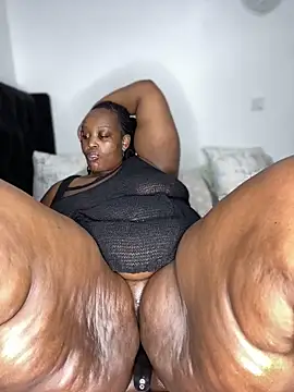 Snapshot of MsWhiteChocolatte chatting on February 20, 2026, 6:48 am MsWhiteChocolatte online show from February 20, 2026, 6:48 am