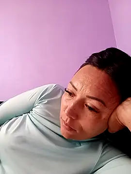 Laura martin  online show from March 8, 2025, 5:33 pm