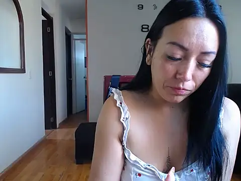 Laura martin  online show from March 29, 2026, 12:27 pm