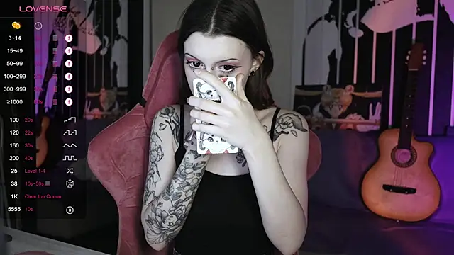 prettybones online show from December 29, 2024, 11:29 am